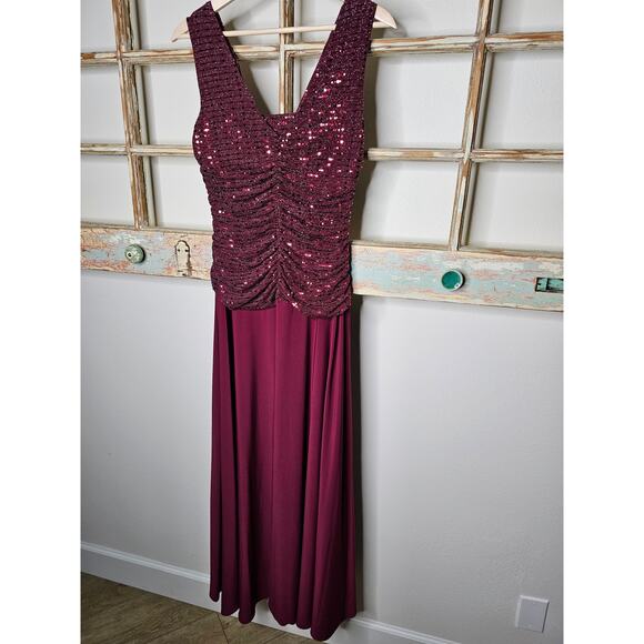 R & M Richards Long Evening Gown Dress W/ Glitter knit Bodice Ladies size 12 - Picture 8 of 16